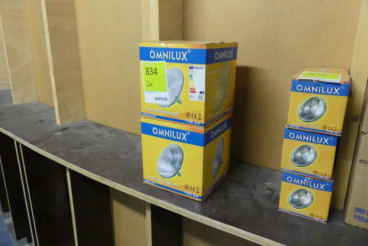 2x Omnilux - Medium Flood PAR 64